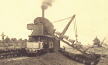 大河津分水路工事の平坦地掘削を行う小型ラダーエキスカベータ :建設機械史