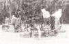 ワクデ島飛行場築城に使われるトラクタ牽引グレーダ :軍事史 1943
